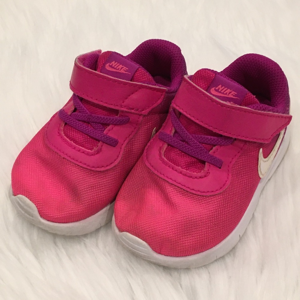 Nike | Pink Sneakers Roshe One Flight Weight